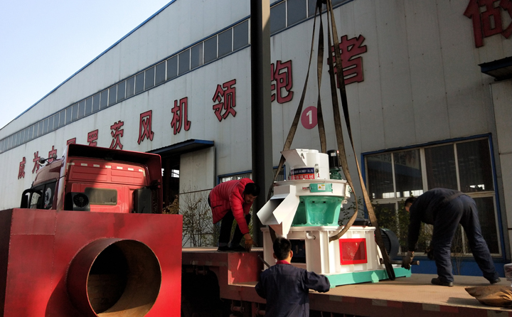 燃料顆粒機已裝車.jpg
