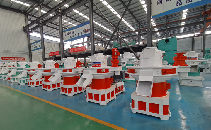 木屑造粒機(jī).jpg 木屑造粒機(jī).jpg